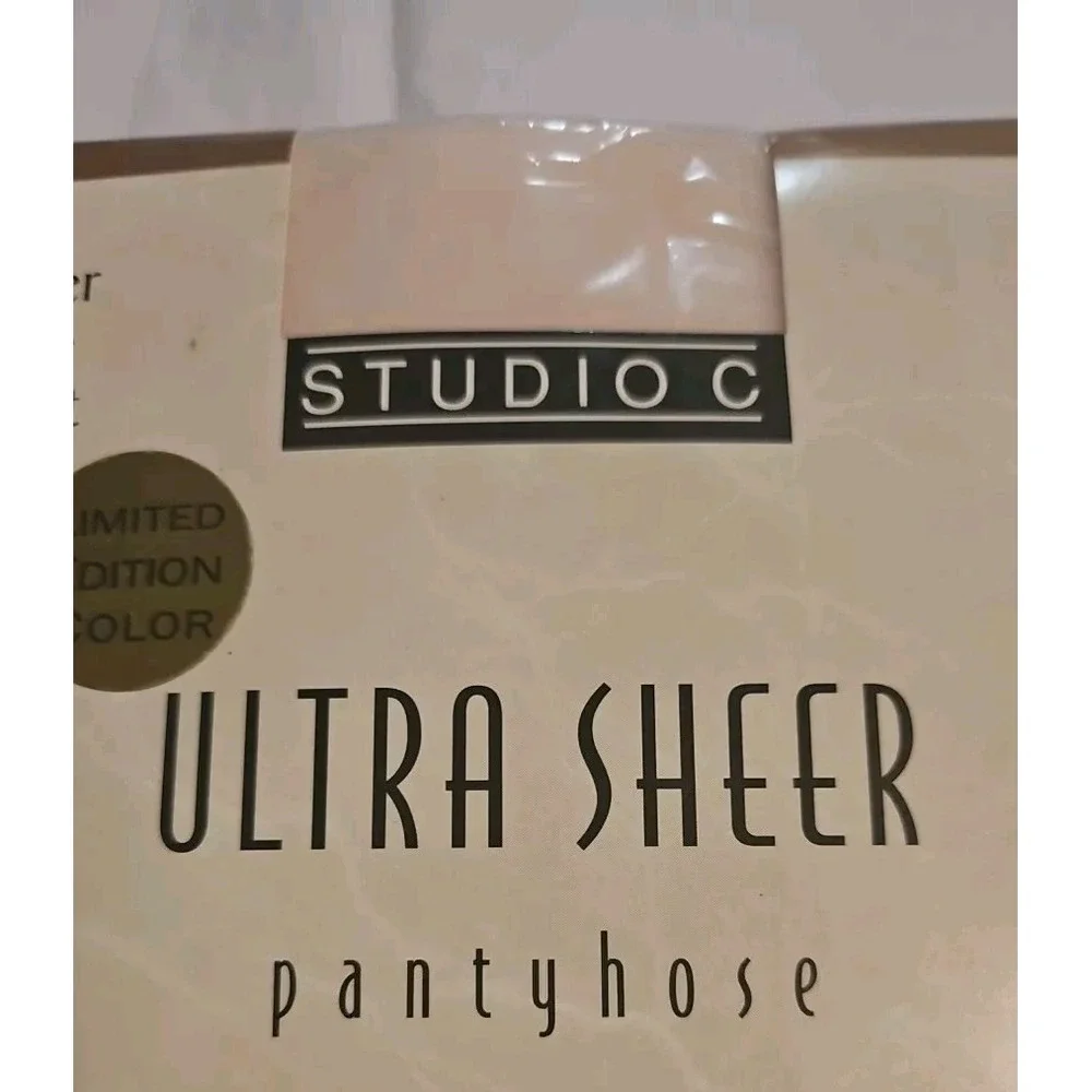 Studio C Ultra‎ Sheer Pantyhose Sandalfoot Pink Size A NEW